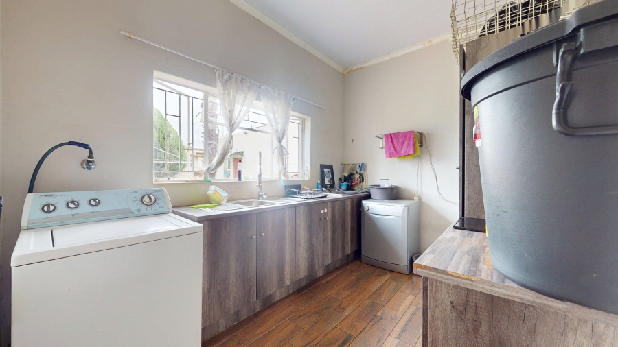6 Bedroom Property for Sale in Potchefstroom North West